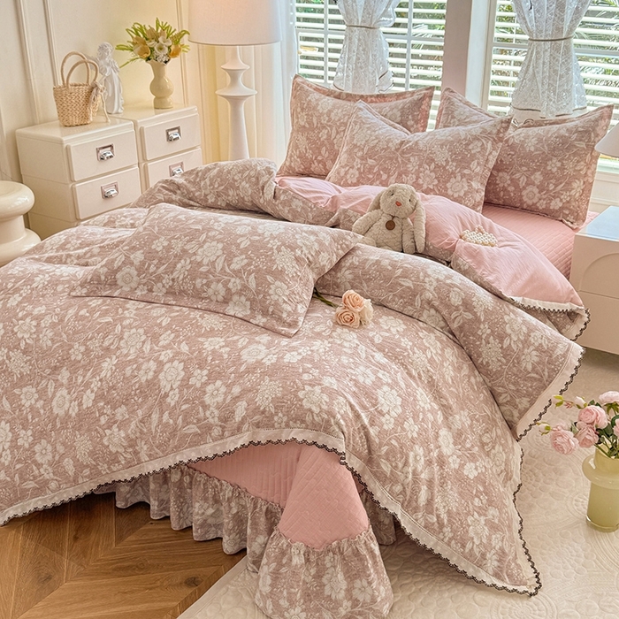 91家纺网 家纺一手货源 找家纺 韩约家纺 2025新款全棉纯棉镂空双色刺绣花边法式床盖款棉麻四件套 朵媞