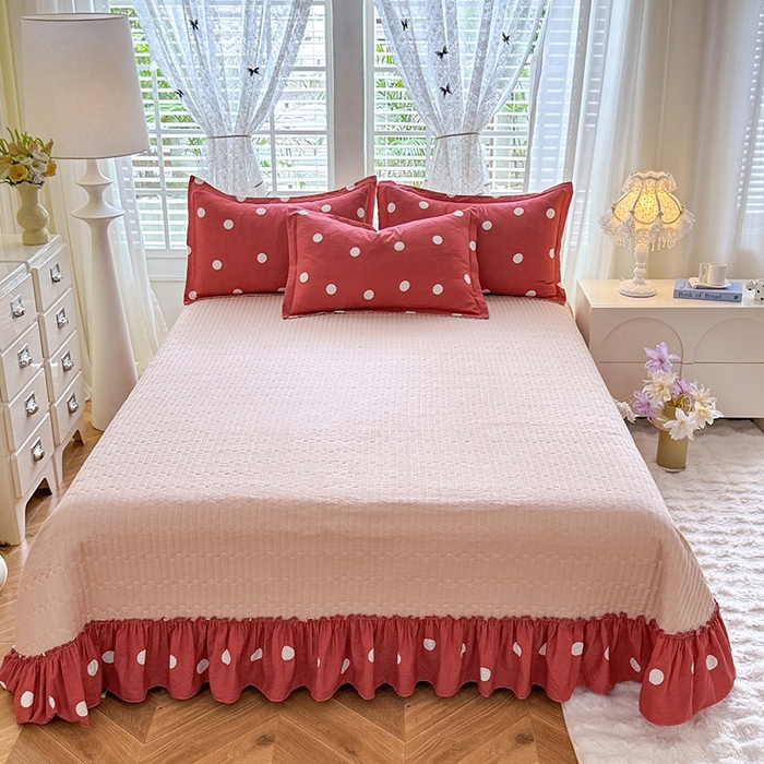 91家纺网 家纺一手货源 找家纺 韩约家纺 2025新款全棉纯棉镂空双色刺绣花边法式床盖款棉麻四件套 波波玫红