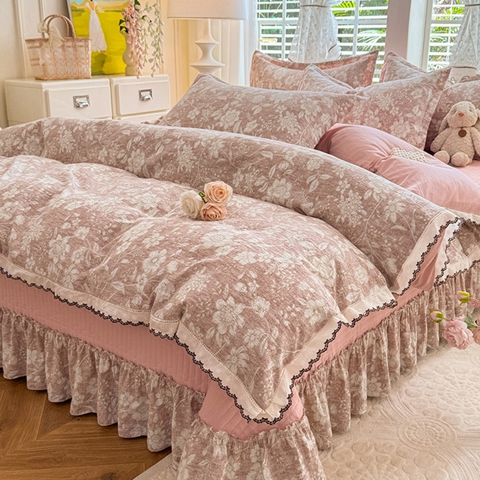 91家纺网 家纺一手货源 找家纺 韩约家纺 2025新款全棉纯棉镂空双色刺绣花边法式床盖款棉麻四件套 朵媞