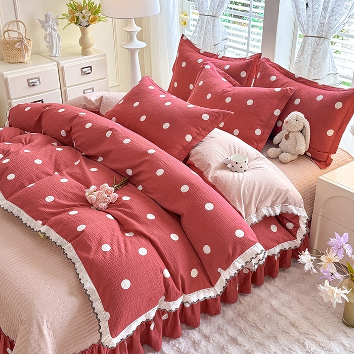 91家纺网 家纺一手货源 找家纺 韩约家纺 2025新款全棉纯棉镂空双色刺绣花边法式床盖款棉麻四件套 波波玫红