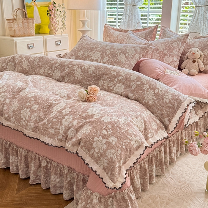 91家纺网 家纺一手货源 找家纺 韩约家纺 2025新款全棉纯棉镂空双色刺绣花边法式床盖款棉麻四件套 朵媞