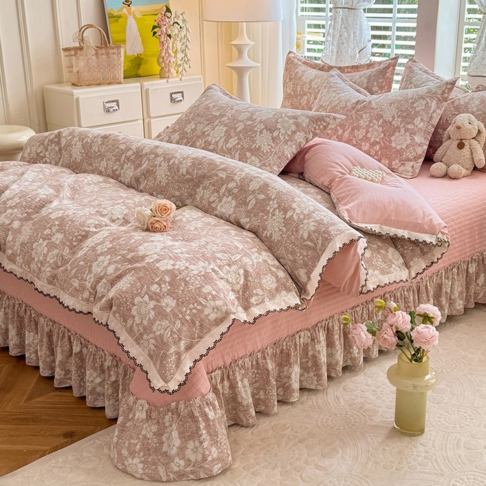 91家纺网 家纺一手货源 找家纺 韩约家纺 2025新款全棉纯棉镂空双色刺绣花边法式床盖款棉麻四件套 朵媞