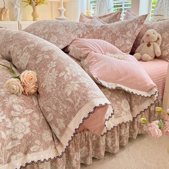 韩约家纺 2025新款全棉纯棉镂空双色刺绣花边法式床盖款棉麻四件套 朵媞