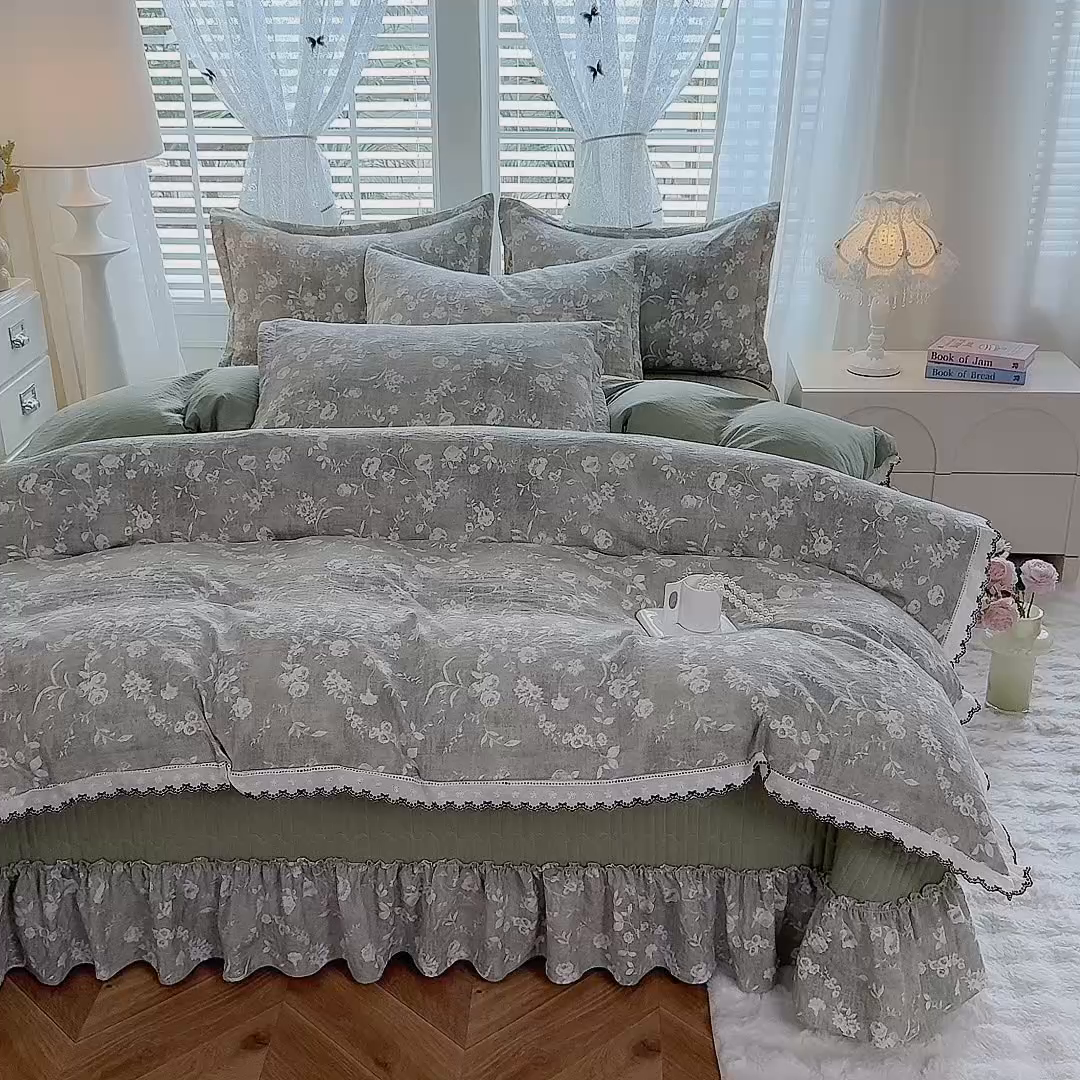 91家纺网 家纺一手货源 找家纺 韩约家纺 2025新款全棉纯棉镂空双色刺绣花边法式床盖款棉麻四件套 美伊