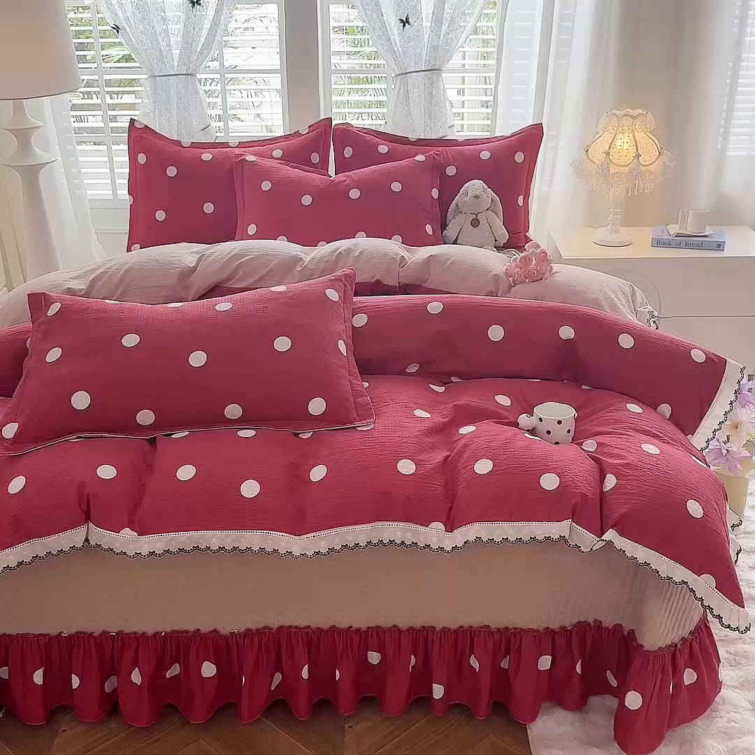 91家纺网 家纺一手货源 找家纺 韩约家纺 2025新款全棉纯棉镂空双色刺绣花边法式床盖款棉麻四件套 波波玫红