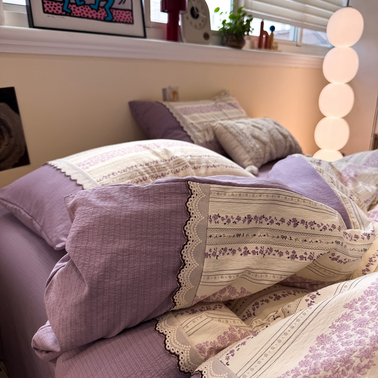 91家纺网 家纺一手货源 找家纺 水墨江南 2025新款云感皱皱纱全棉花边四件套-场景二 花边款-花序