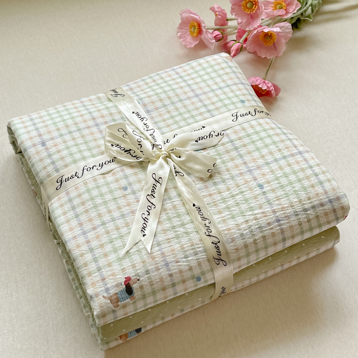 91家纺网 家纺一手货源 找家纺 格真 2025秋冬新款110克高克重提花加厚皱皱纱双层纱四件套双面印花 腊肠狗-抹茶