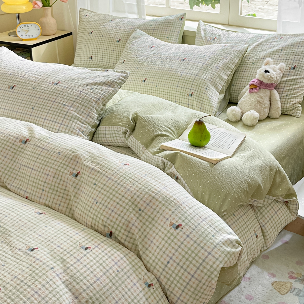 91家纺网 家纺一手货源 找家纺 格真 2025秋冬新款110克高克重提花加厚皱皱纱双层纱四件套双面印花 腊肠狗-抹茶