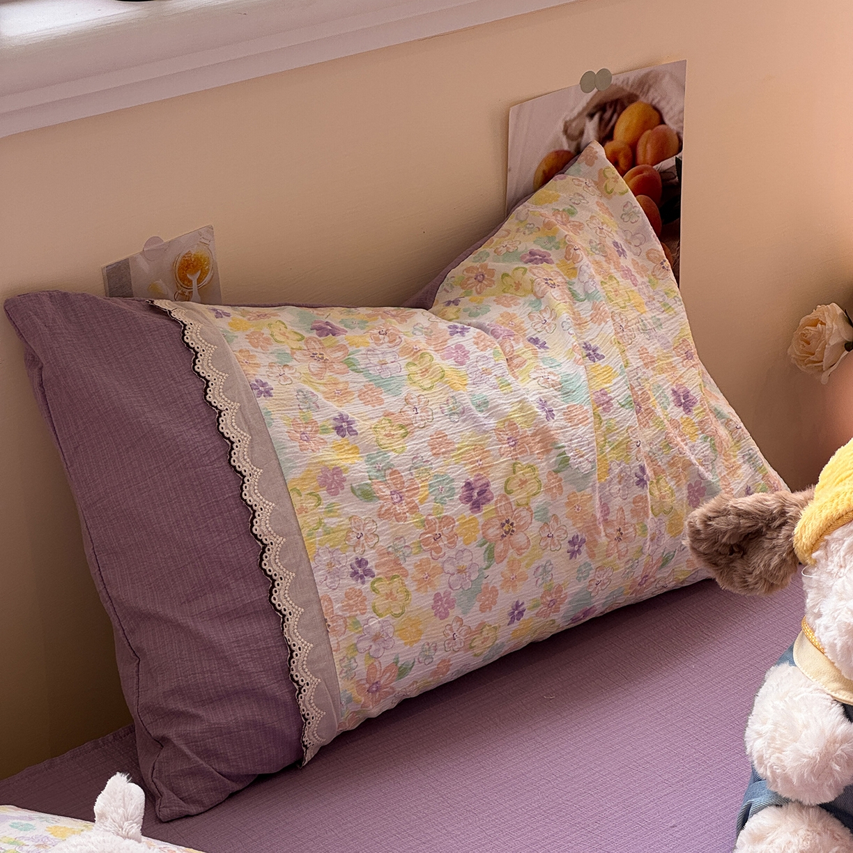 91家纺网 家纺一手货源 找家纺 水墨江南 2025新款云感皱皱纱全棉花边四件套-场景二 花边款-花雨