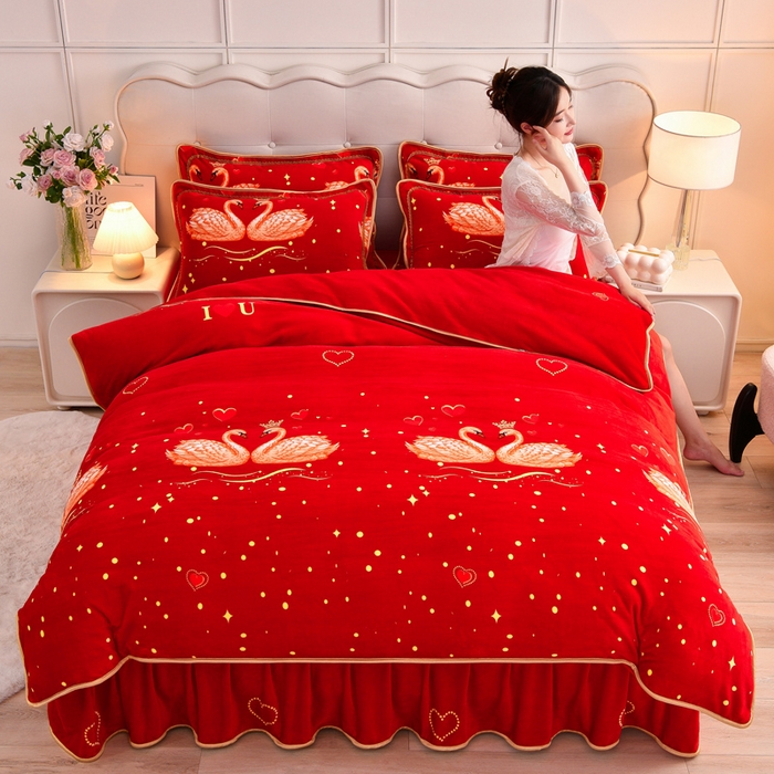 91家纺网 家纺一手货源 找家纺 绒宴2025新230克特厚款印花牛奶绒单被套法莱绒金貂被套单件 心心相印