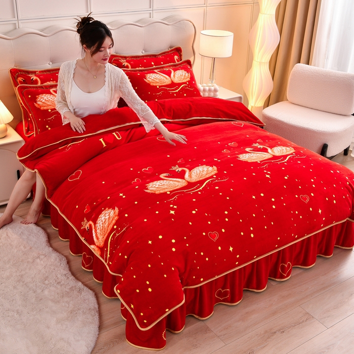 91家纺网 家纺一手货源 找家纺 绒宴2025新230克特厚款印花牛奶绒单被套法莱绒金貂被套单件 心心相印