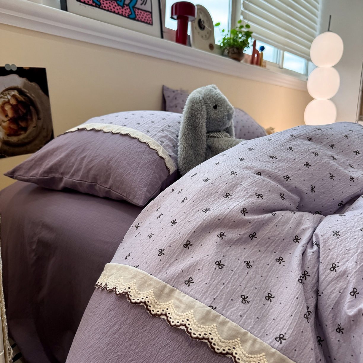 91家纺网 家纺一手货源 找家纺 水墨江南 2025新款云感皱皱纱全棉花边四件套-场景二 花边款-欢乐颂