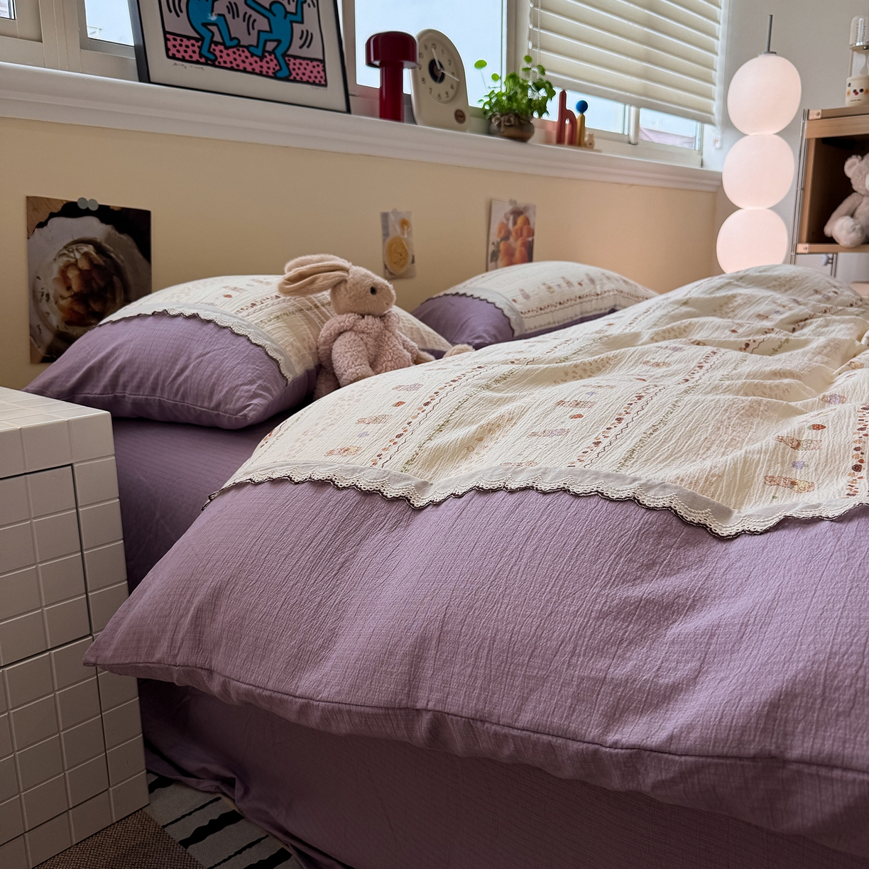 91家纺网 家纺一手货源 找家纺 水墨江南 2025新款云感皱皱纱全棉花边四件套-场景二 花边款-快乐小兔