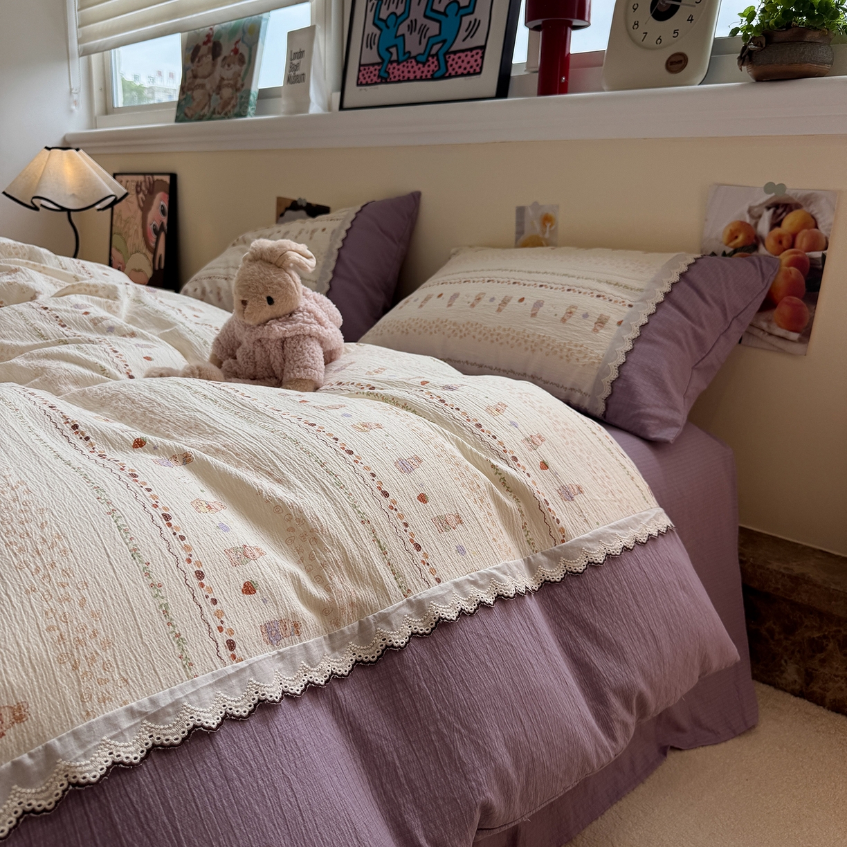 91家纺网 家纺一手货源 找家纺 水墨江南 2025新款云感皱皱纱全棉花边四件套-场景二 花边款-快乐小兔