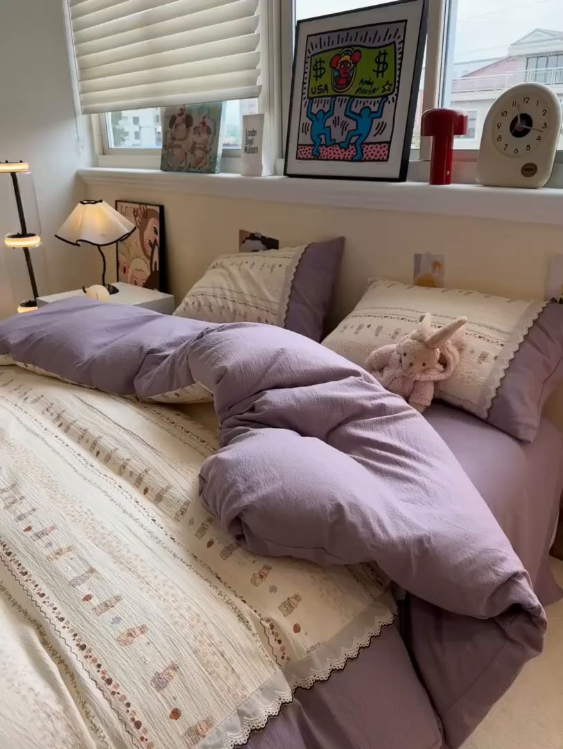 91家纺网 家纺一手货源 找家纺 水墨江南 2025新款云感皱皱纱全棉花边四件套-场景二 花边款-快乐小兔