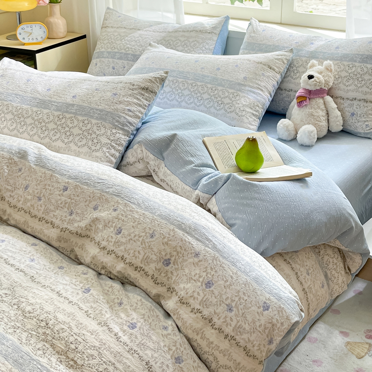 91家纺网 家纺一手货源 找家纺 格真 2025秋冬新款110克高克重提花加厚皱皱纱双层纱四件套双面印花 蝴蝶印记