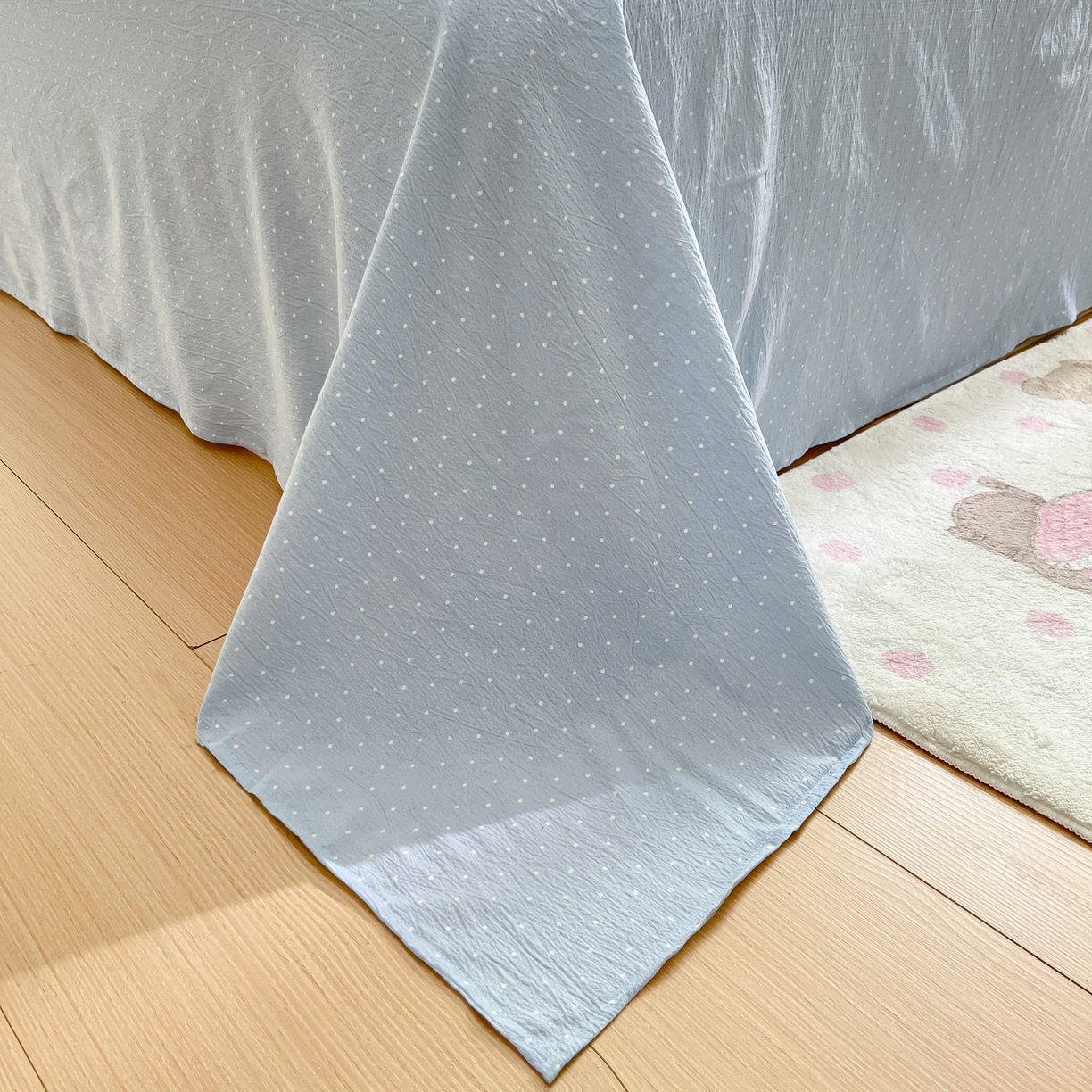 91家纺网 家纺一手货源 找家纺 格真 2025秋冬新款110克高克重提花加厚皱皱纱双层纱四件套双面印花 蝴蝶印记