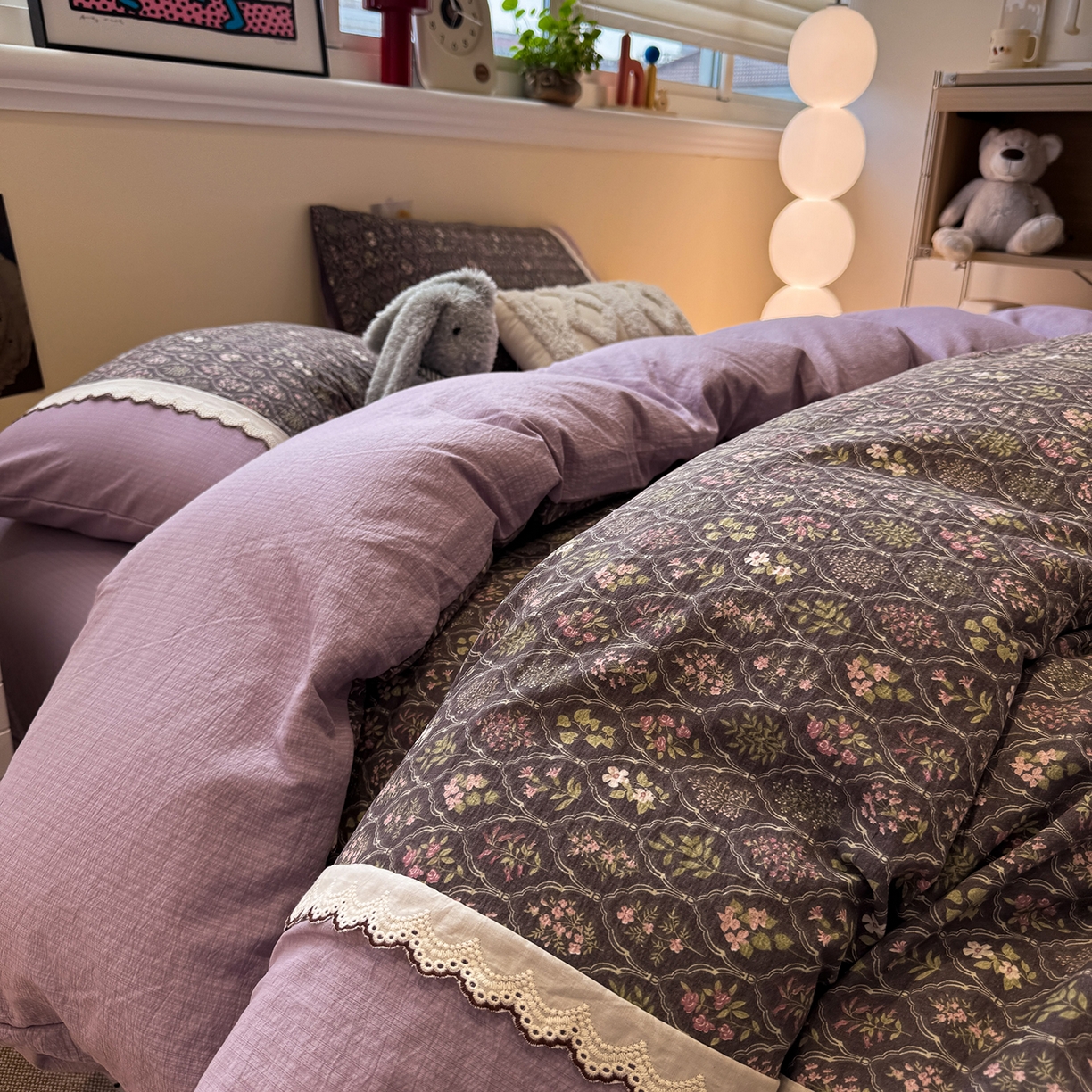 91家纺网 家纺一手货源 找家纺 水墨江南 2025新款云感皱皱纱全棉花边四件套-场景二 花边款-秘境