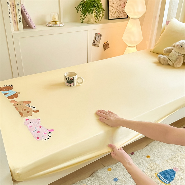 91家纺网 家纺一手货源 找家纺 （总）灰鲸 2025新款全棉刺绣床笠-懒懒小憩学生床系列