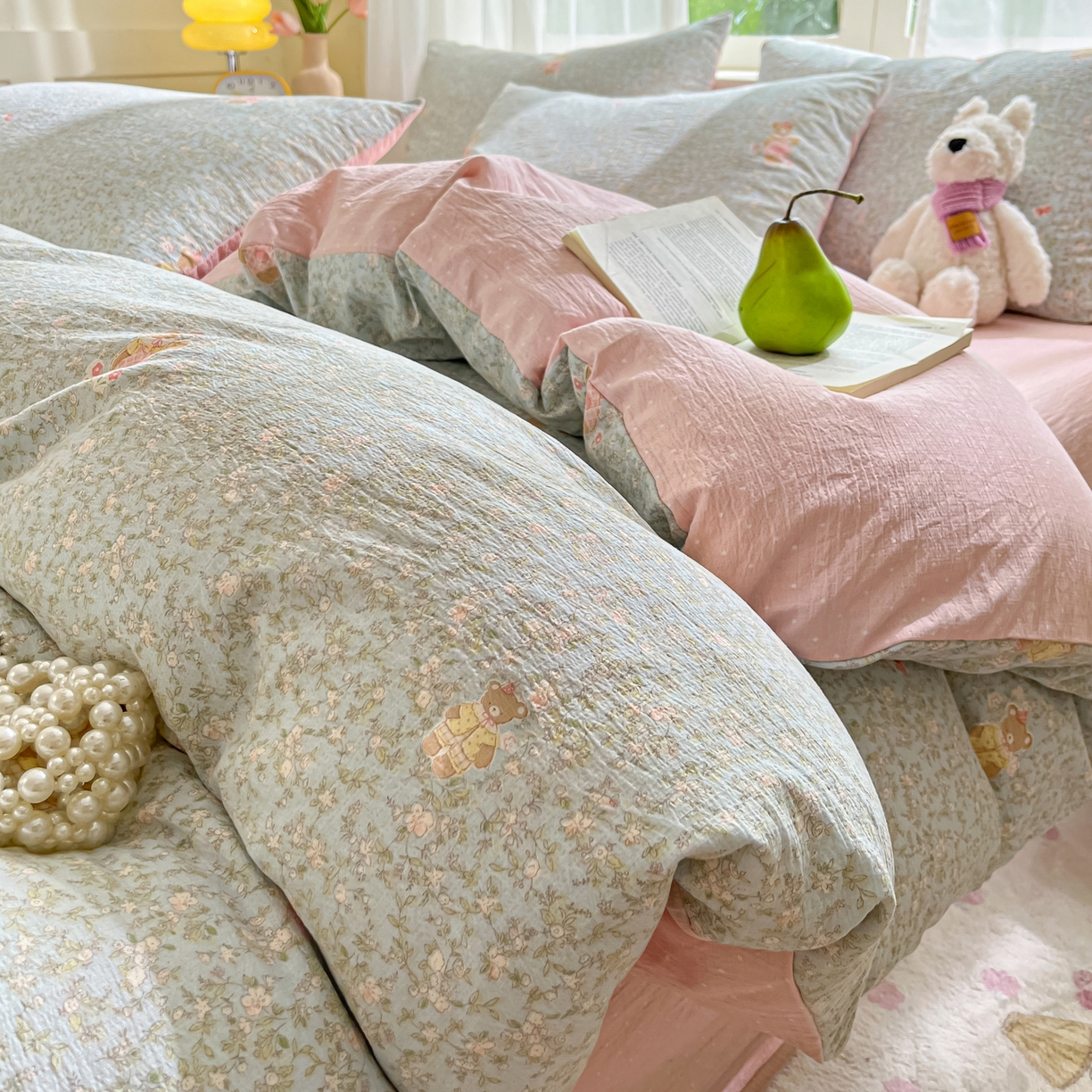 91家纺网 家纺一手货源 找家纺 格真 2025秋冬新款110克高克重提花加厚皱皱纱双层纱四件套双面印花 香草熊