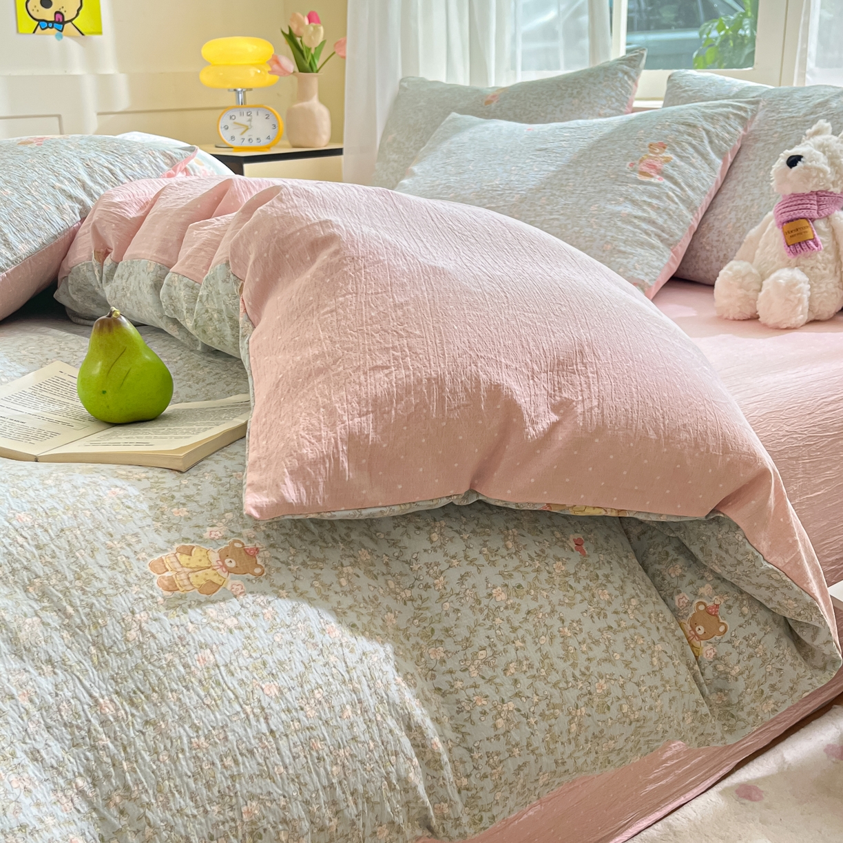 91家纺网 家纺一手货源 找家纺 格真 2025秋冬新款110克高克重提花加厚皱皱纱双层纱四件套双面印花 香草熊