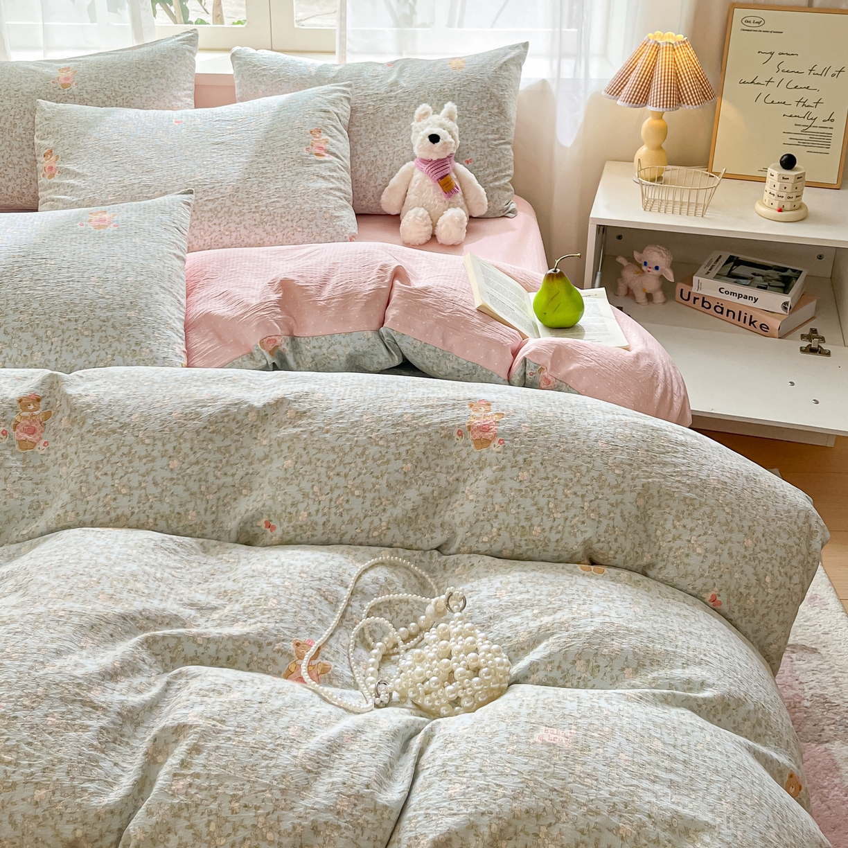 91家纺网 家纺一手货源 找家纺 格真 2025秋冬新款110克高克重提花加厚皱皱纱双层纱四件套双面印花 香草熊