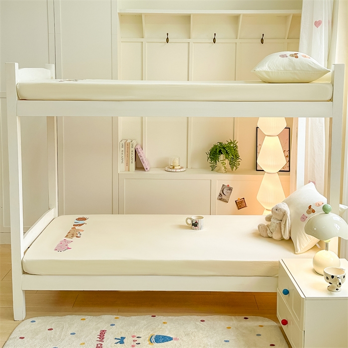 91家纺网 家纺一手货源 找家纺 灰鲸 2025新款全棉刺绣床笠-懒懒小憩学生床系列 懒懒小憩-白