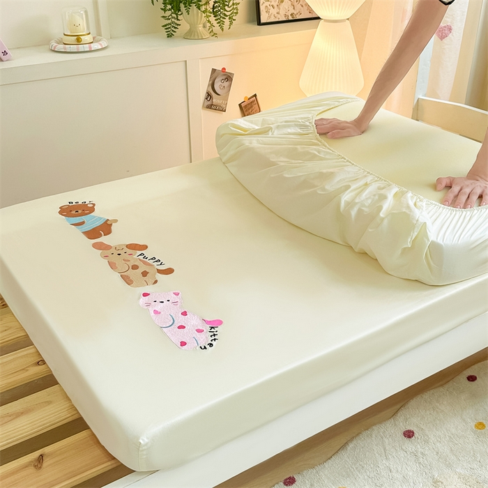 91家纺网 家纺一手货源 找家纺 灰鲸 2025新款全棉刺绣床笠-懒懒小憩学生床系列 懒懒小憩-白