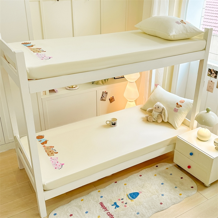 91家纺网 家纺一手货源 找家纺 灰鲸 2025新款全棉刺绣床笠-懒懒小憩学生床系列 懒懒小憩-白