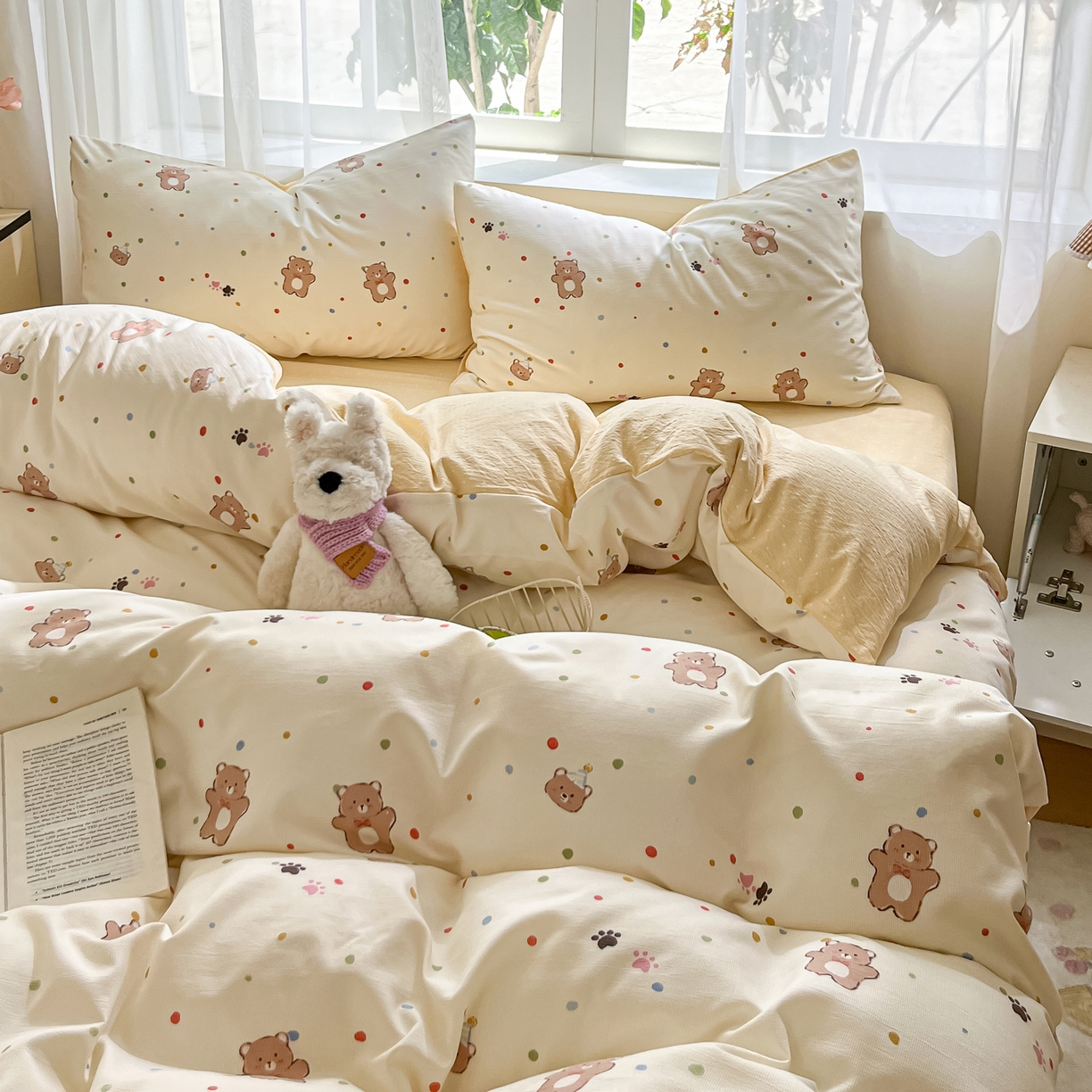 91家纺网 家纺一手货源 找家纺 格真 2025秋冬新款110克高克重提花加厚皱皱纱双层纱四件套双面印花 熊可爱