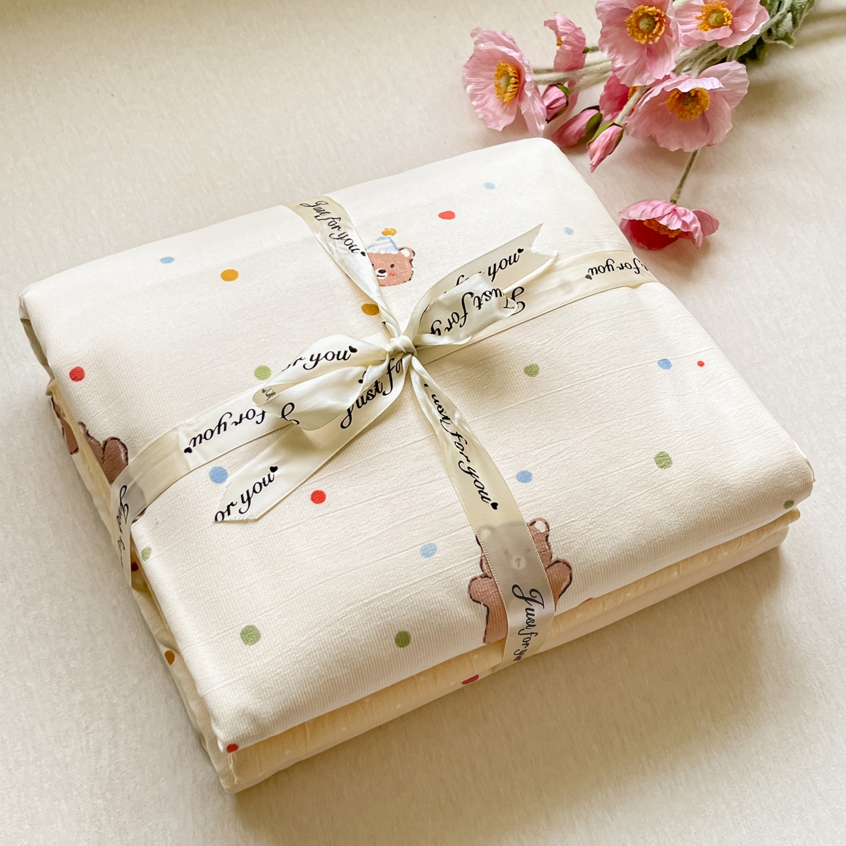 91家纺网 家纺一手货源 找家纺 格真 2025秋冬新款110克高克重提花加厚皱皱纱双层纱四件套双面印花 熊可爱