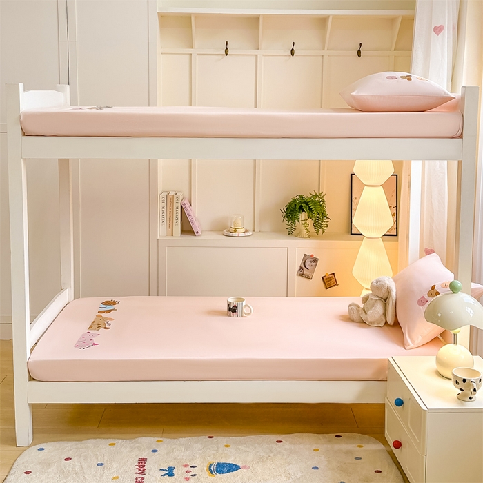 91家纺网 家纺一手货源 找家纺 灰鲸 2025新款全棉刺绣床笠-懒懒小憩学生床系列 懒懒小憩-粉