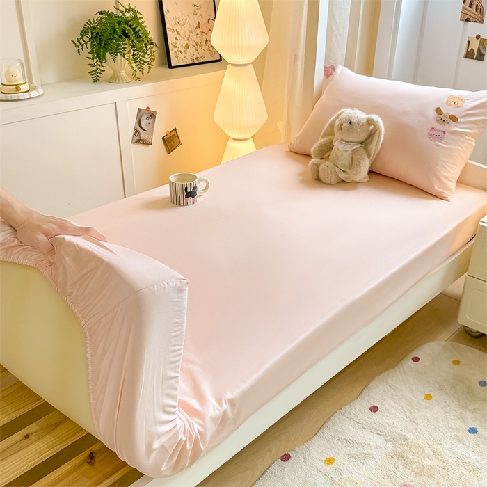 91家纺网 家纺一手货源 找家纺 灰鲸 2025新款全棉刺绣床笠-懒懒小憩学生床系列 懒懒小憩-粉