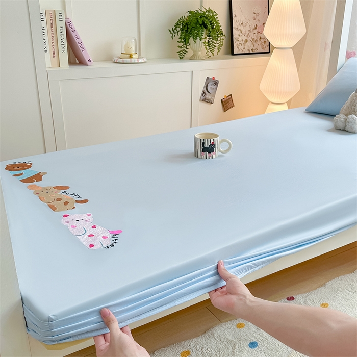 91家纺网 家纺一手货源 找家纺 灰鲸 2025新款全棉刺绣床笠-懒懒小憩学生床系列 懒懒小憩-蓝