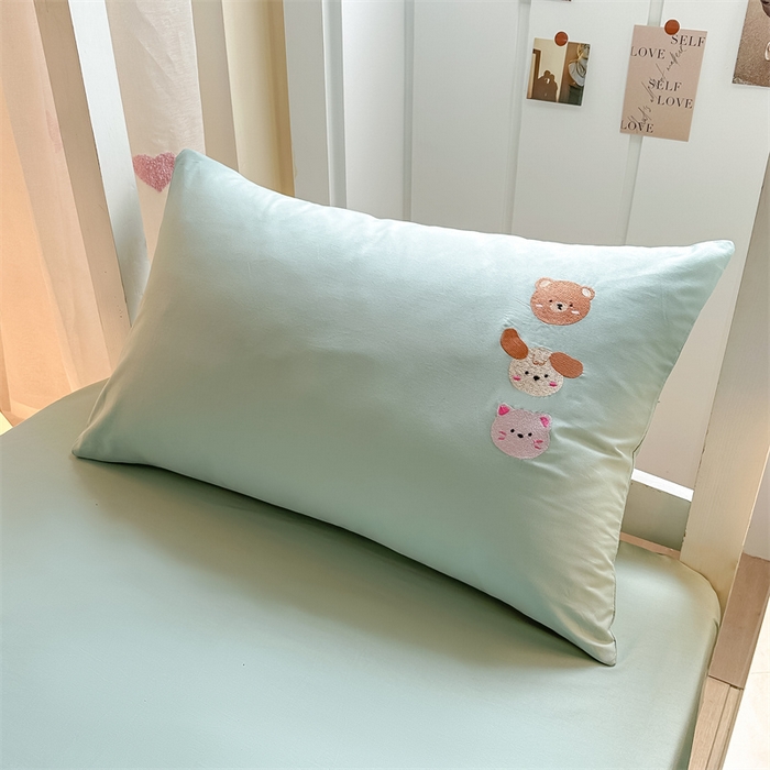 91家纺网 家纺一手货源 找家纺 灰鲸 2025新款全棉刺绣床笠-懒懒小憩学生床系列 懒懒小憩-绿