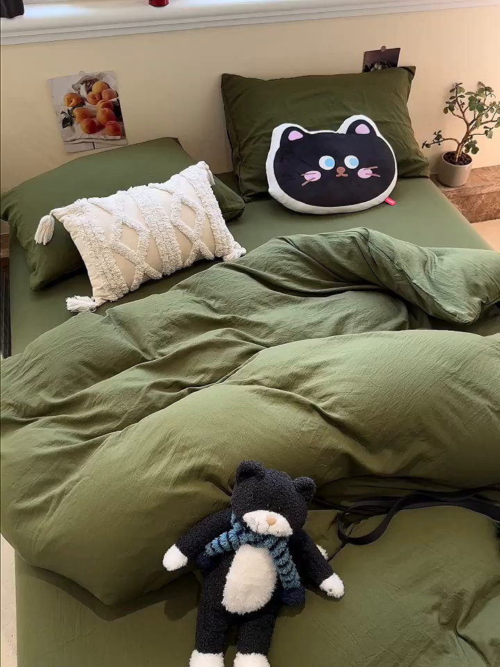 91家纺网 家纺一手货源 找家纺 水墨江南 2025新款亲肤磨毛水洗棉纯色四件套 橄榄绿