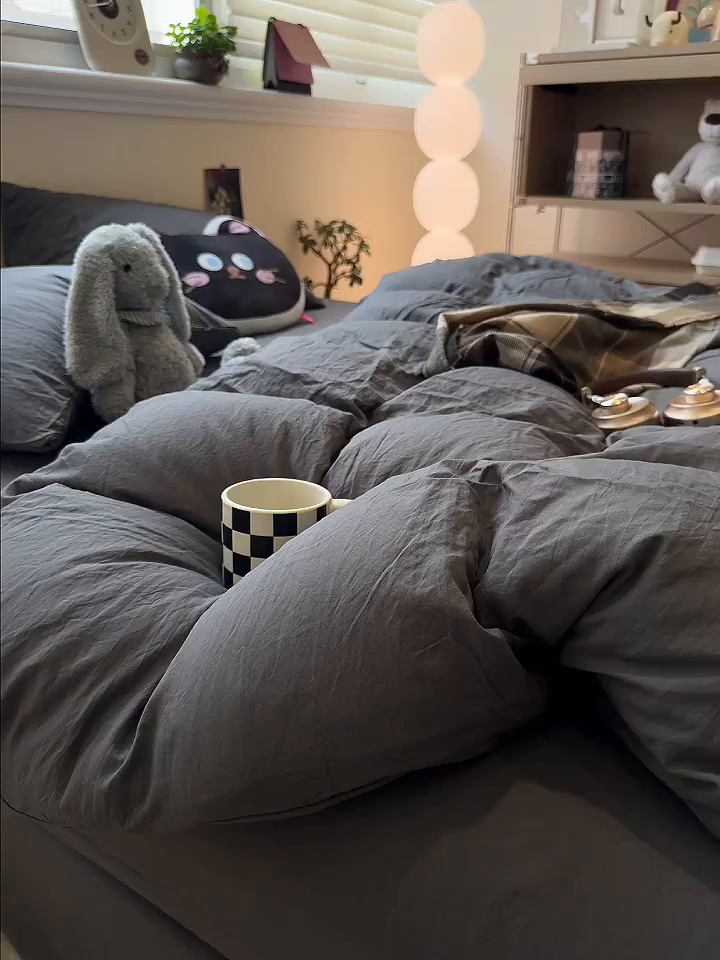 91家纺网 家纺一手货源 找家纺 水墨江南 2025新款亲肤磨毛水洗棉纯色四件套 墨灰