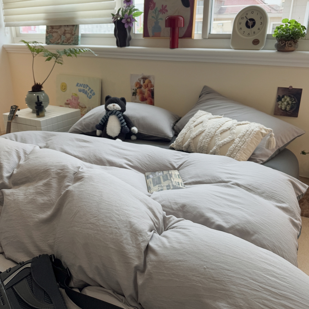 91家纺网 家纺一手货源 找家纺 水墨江南 2025新款亲肤磨毛水洗棉纯色四件套 浅灰深灰