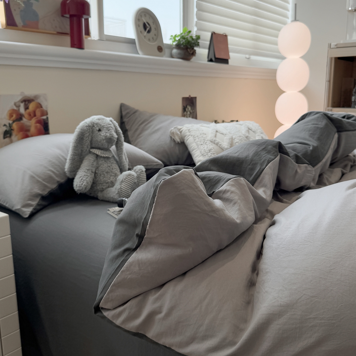 91家纺网 家纺一手货源 找家纺 水墨江南 2025新款亲肤磨毛水洗棉纯色四件套 浅灰深灰