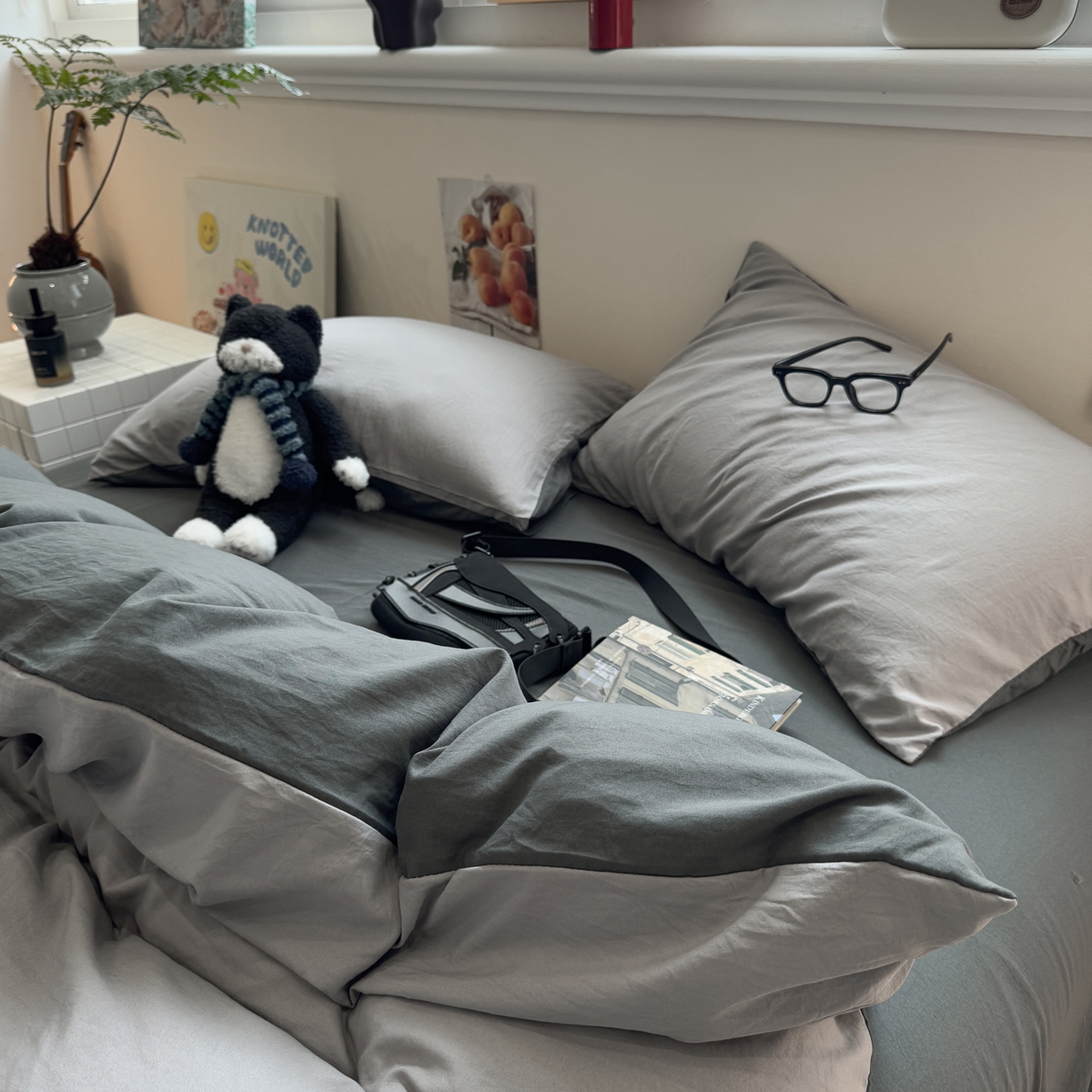 91家纺网 家纺一手货源 找家纺 水墨江南 2025新款亲肤磨毛水洗棉纯色四件套 浅灰深灰