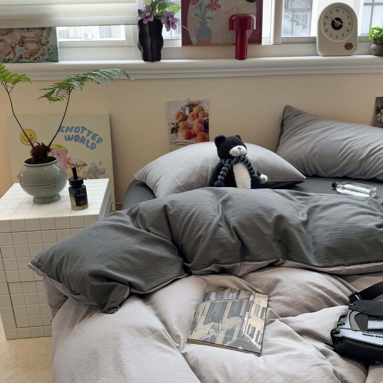 91家纺网 家纺一手货源 找家纺 水墨江南 2025新款亲肤磨毛水洗棉纯色四件套 浅灰深灰