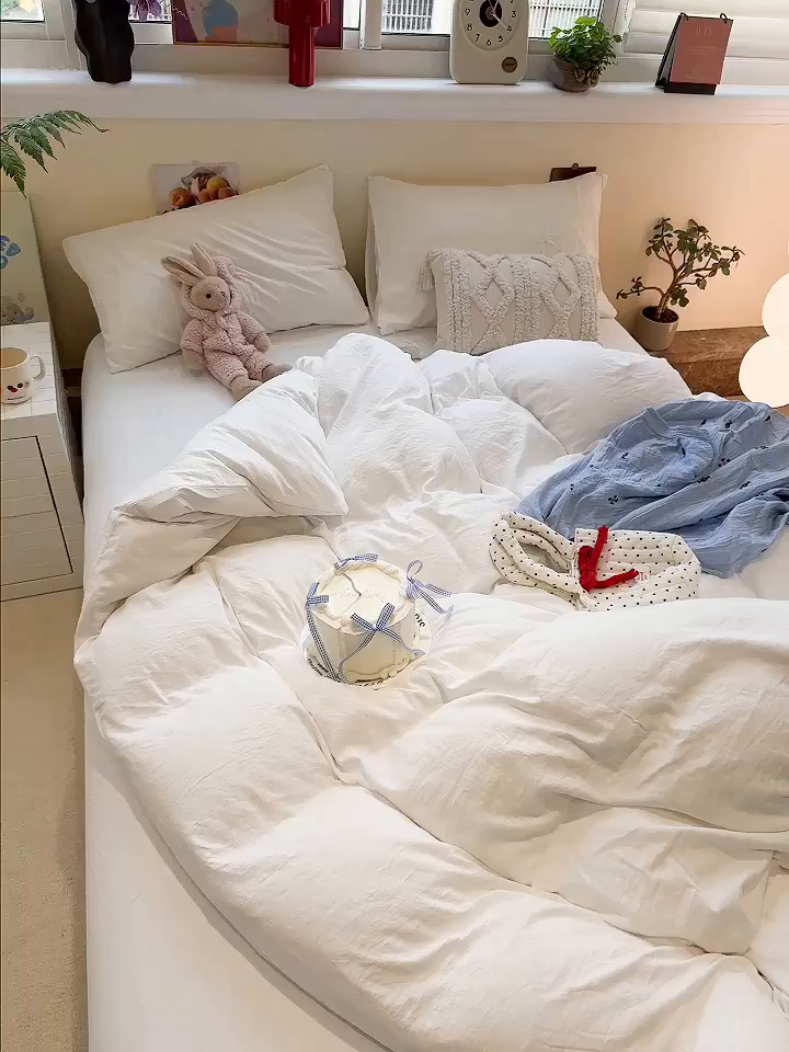 91家纺网 家纺一手货源 找家纺 水墨江南 2025新款亲肤磨毛水洗棉纯色四件套 雅白