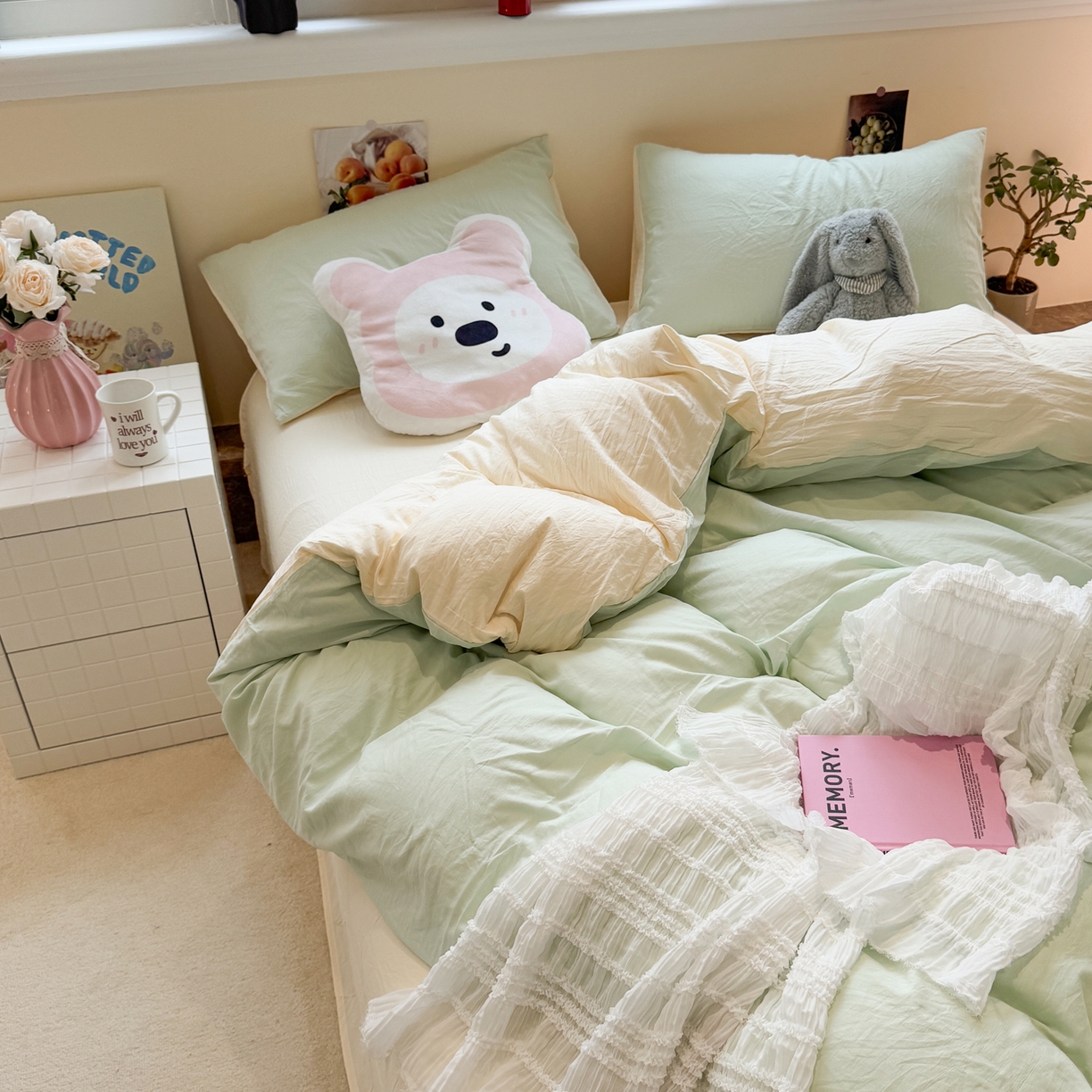 91家纺网 家纺一手货源 找家纺 水墨江南 2025新款亲肤磨毛水洗棉纯色四件套 藻绿米黄