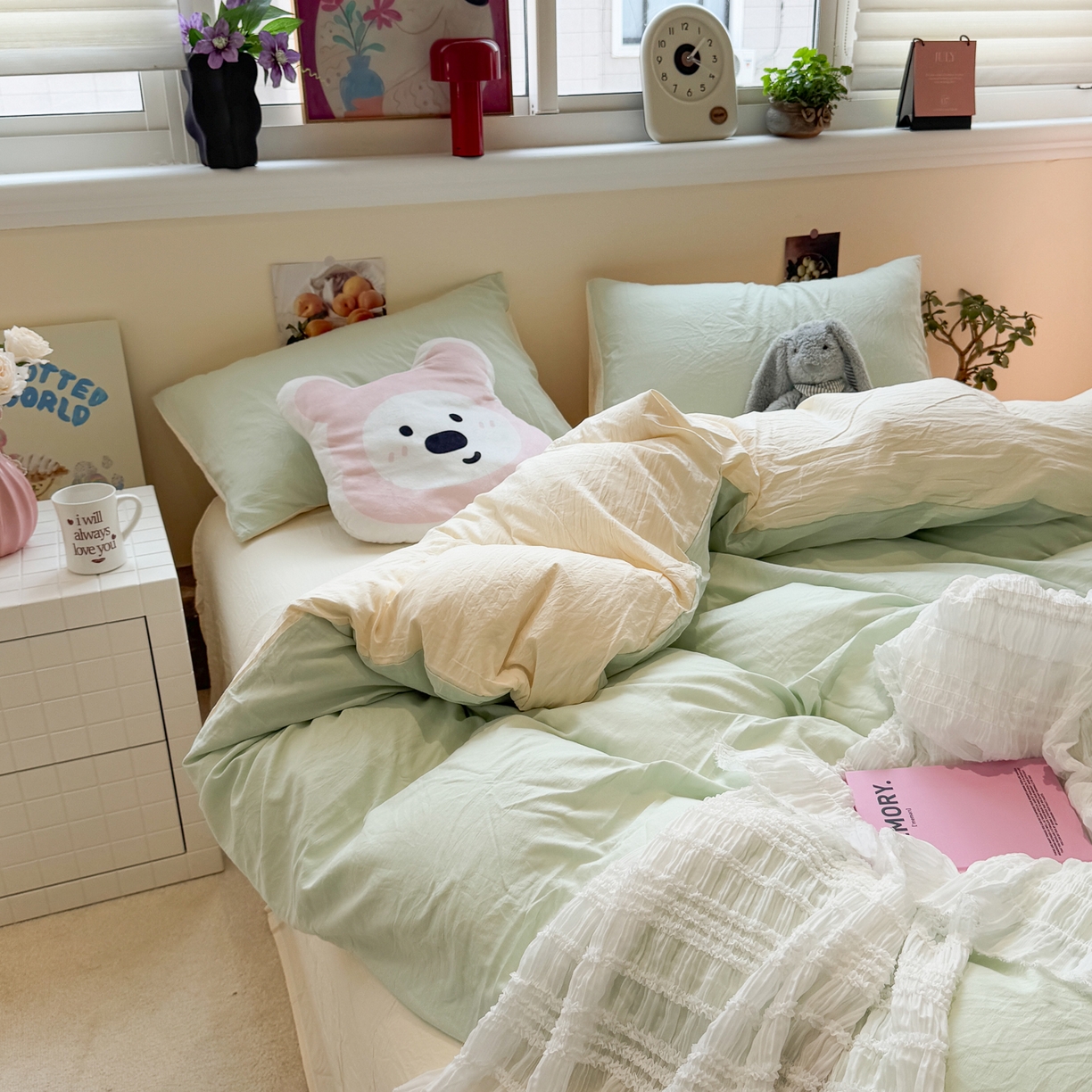 91家纺网 家纺一手货源 找家纺 水墨江南 2025新款亲肤磨毛水洗棉纯色四件套 藻绿米黄