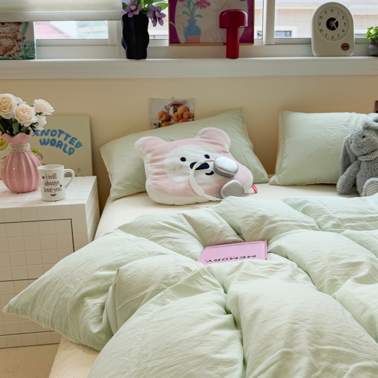 91家纺网 家纺一手货源 找家纺 水墨江南 2025新款亲肤磨毛水洗棉纯色四件套 藻绿米黄