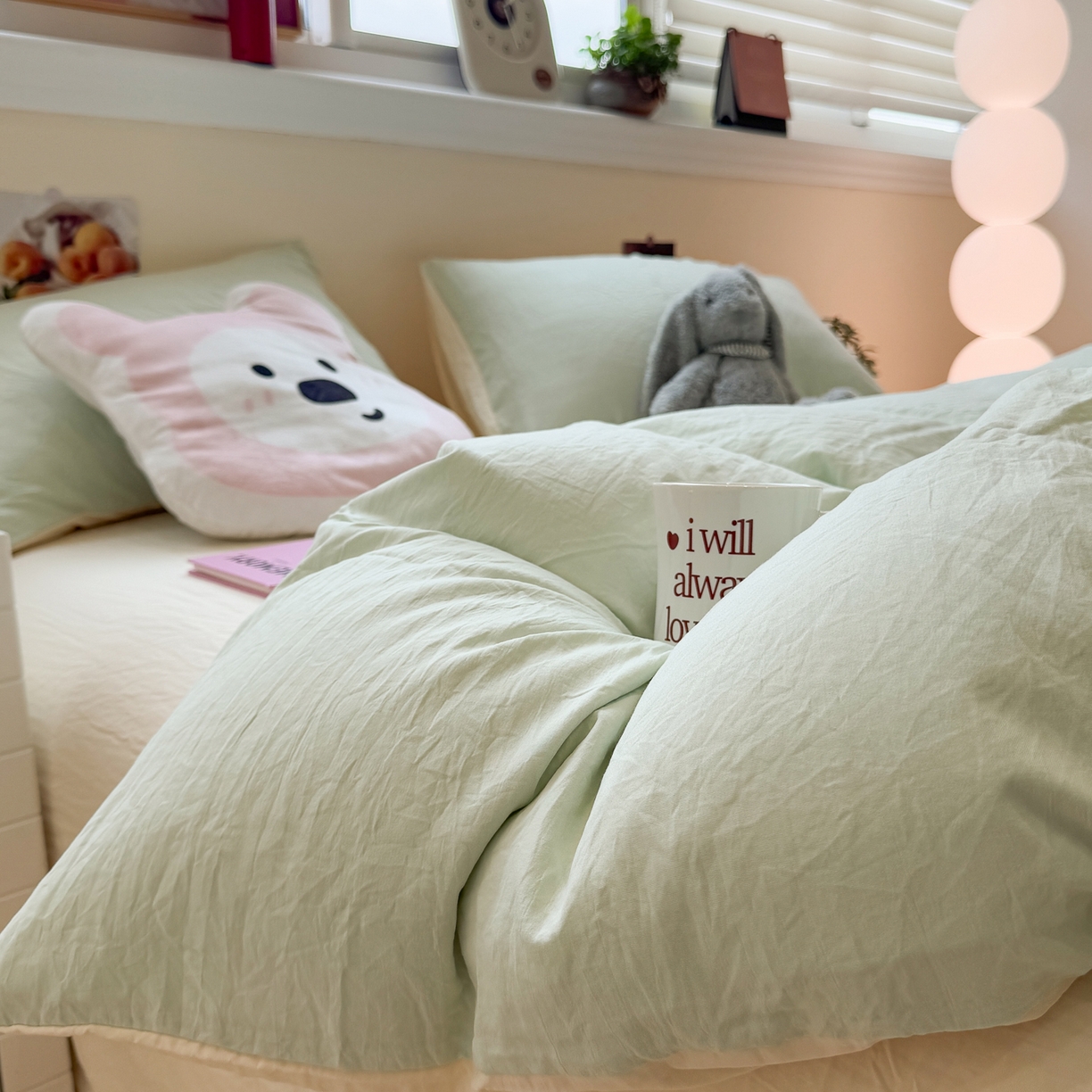 91家纺网 家纺一手货源 找家纺 水墨江南 2025新款亲肤磨毛水洗棉纯色四件套 藻绿米黄