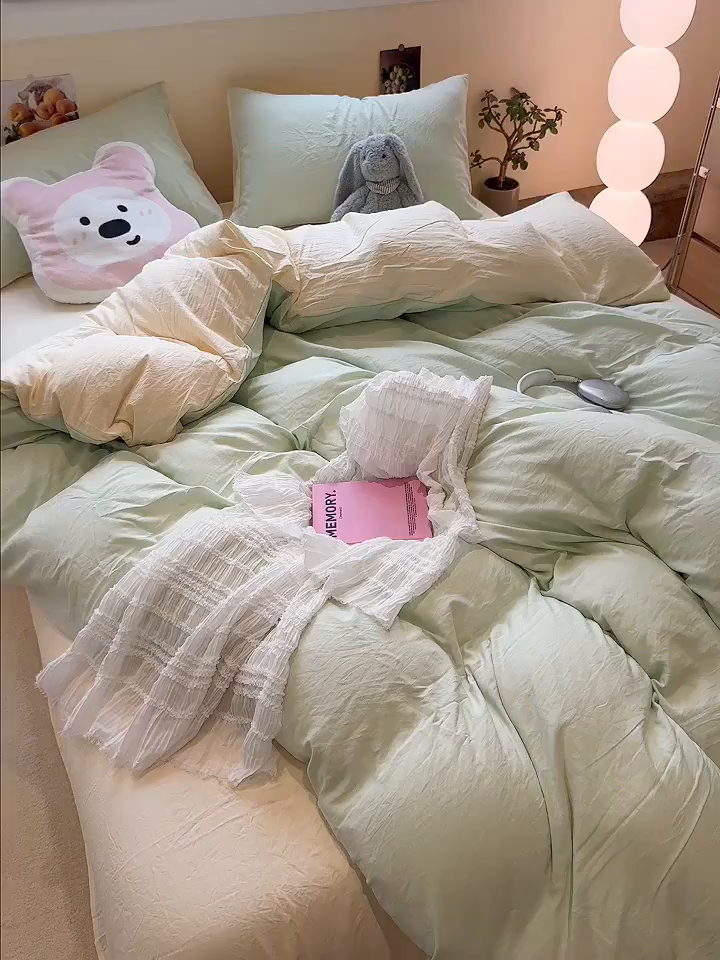 91家纺网 家纺一手货源 找家纺 水墨江南 2025新款亲肤磨毛水洗棉纯色四件套 藻绿米黄