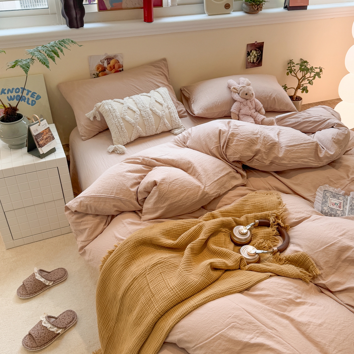 91家纺网 家纺一手货源 找家纺 水墨江南 2025新款亲肤磨毛水洗棉纯色四件套 中驼