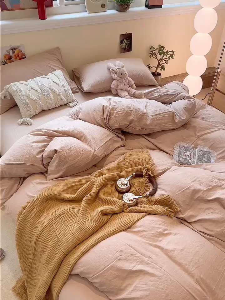 91家纺网 家纺一手货源 找家纺 水墨江南 2025新款亲肤磨毛水洗棉纯色四件套 中驼