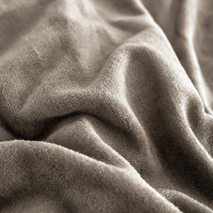 91家纺网 家纺一手货源 找家纺 米米儿家纺 2025新款牛奶绒刺绣冬被跨境被子外贸冬季被芯被子被芯 灰色